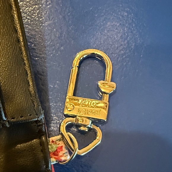 Betsey Johnson Pink Fold Card Case Bifold Wallet Swivel Clp with Keychain - Picture 8 of 8